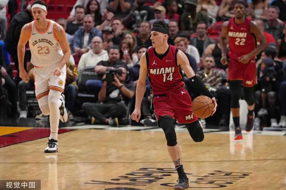 的每位球员 的每位球员