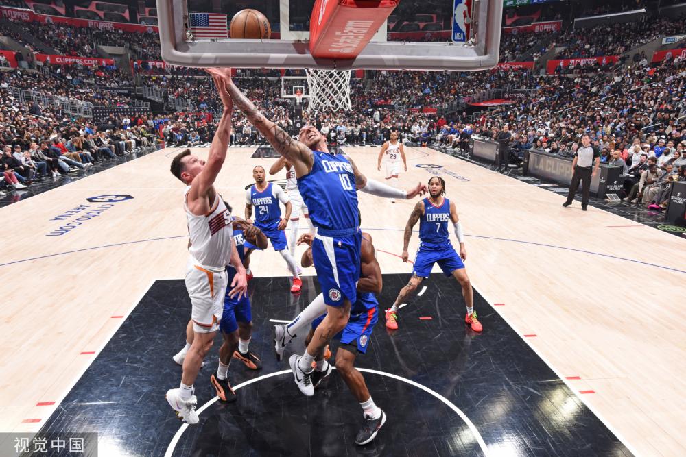 受经济困境 受经济困境