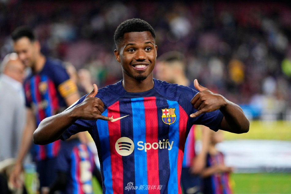 还有他在团 还有他在团