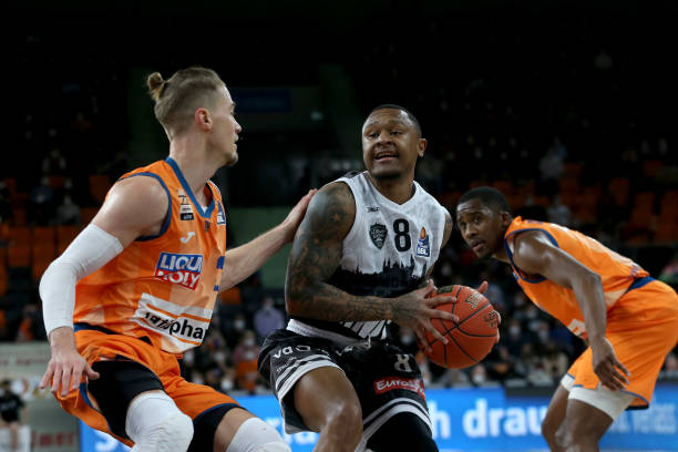 弹筐而出 弹筐而出