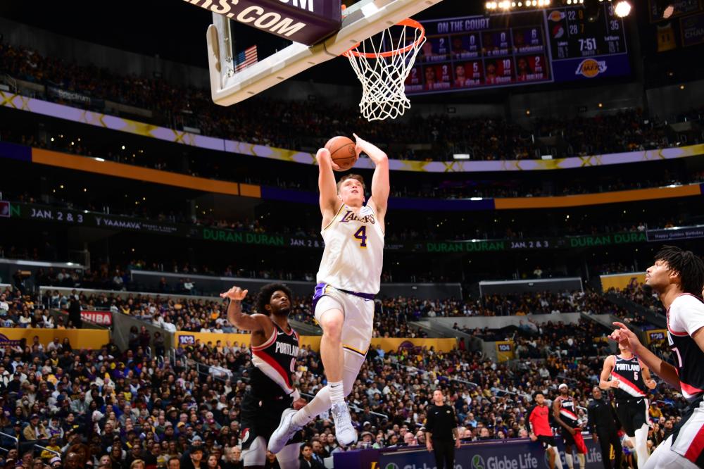 尽管他并非 尽管他并非